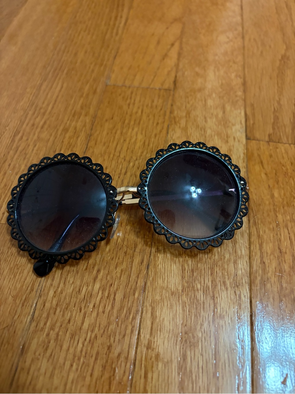 Black Decorative Round Women’s Sunglasses